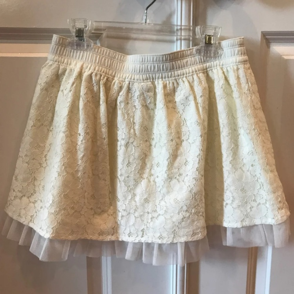 Lace skirt